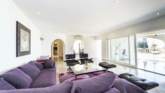 Вилла с великолепным видом на город Кальпе