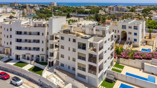 Apartament z prywatnym basenem w Orihuela Costa