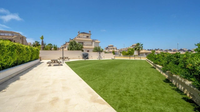 Apartament z prywatnym basenem w Orihuela Costa