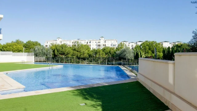 Apartament z prywatnym basenem w Orihuela Costa