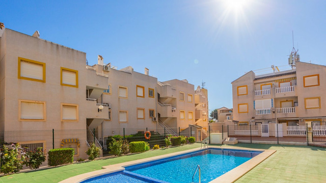 One bedroom apartment in a popular area in Torrevieja - 12