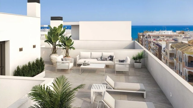 Роскошный пентхаус видом на море в центре города Торревьеха