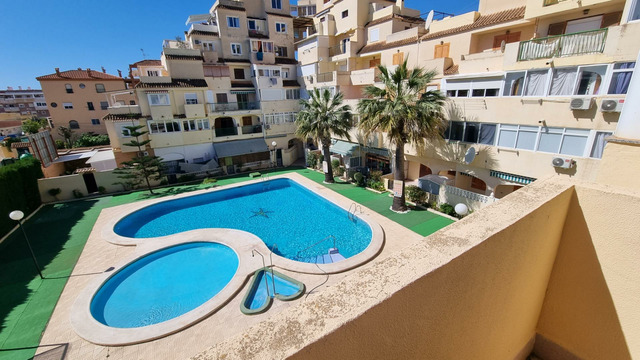 Twin house in Torrevieja, Los Balconies district - 25