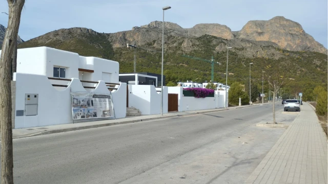 Новая вилла с двумя спальнями в городе Polop