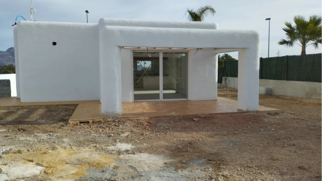 Новая вилла с двумя спальнями в городе Polop