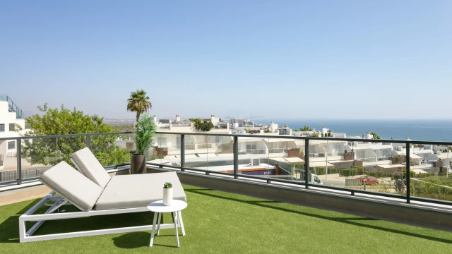 Apartamento de tres Dormitorios frente al mar en gran Alacant