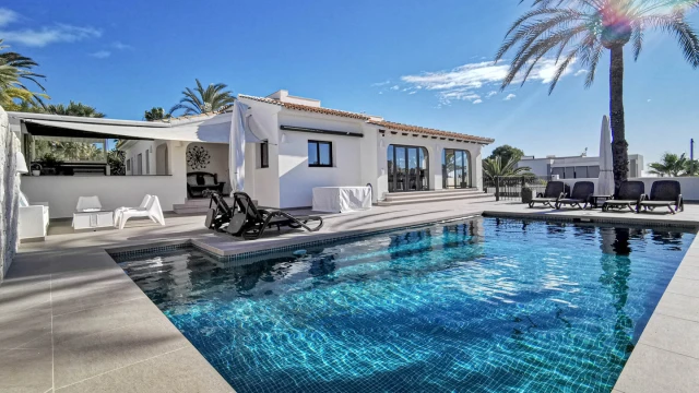 Роскошная вилла с пятью спальнями в городе Морайра