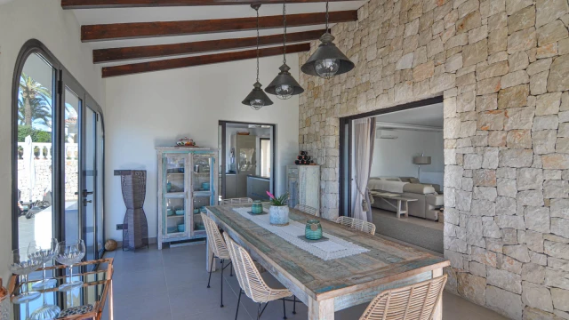 Роскошная вилла с пятью спальнями в городе Морайра