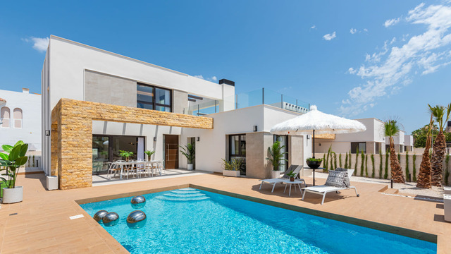 Magnificent villa with a pool in the town of Dehesa de Campoamor. - 5