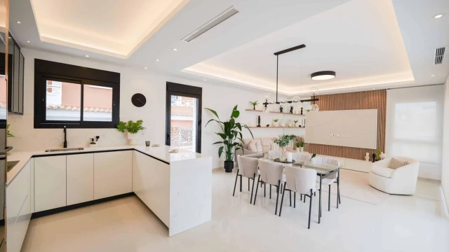 Шикарная вилла готовая к заселению в городе Ciudad Quesada