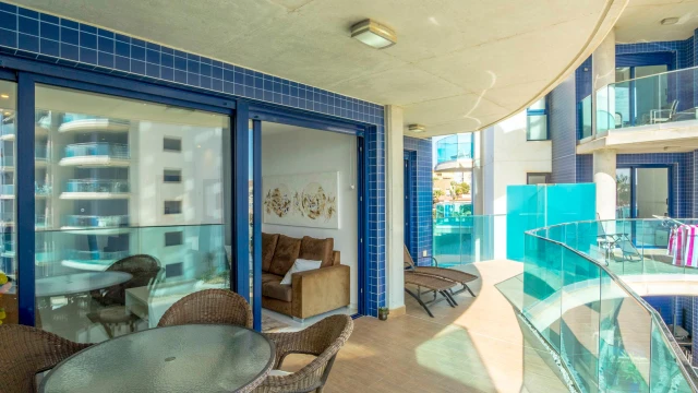 Апартаменты с двумя спальнями на первой линии моря в районе Пунта Прима