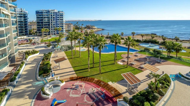 Апартаменты с двумя спальнями на первой линии моря в районе Пунта Прима