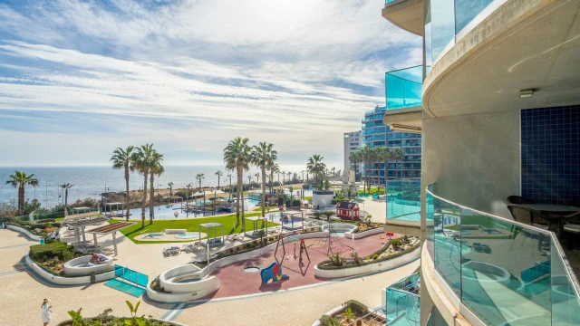 Апартаменты с двумя спальнями на первой линии моря в районе Пунта Прима