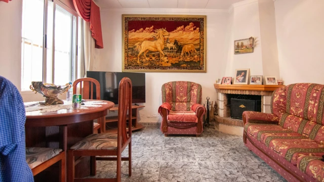 Просторный таунхаус в один этаж в городе Торревьеха