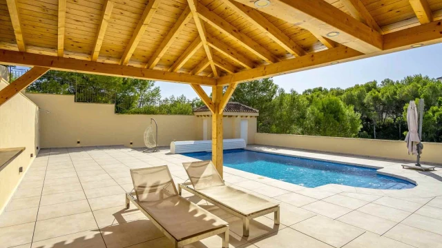 Красивая дизайнерская вилла в средиземноморском стиле в районе Лос Дольсес