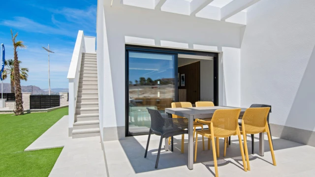 Новая вилла в эксклюзивном районе La Finca Golf Resort