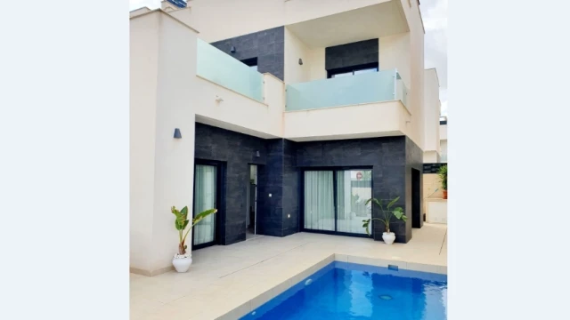 Вилла с тремя спальнями в городе Бенихофар