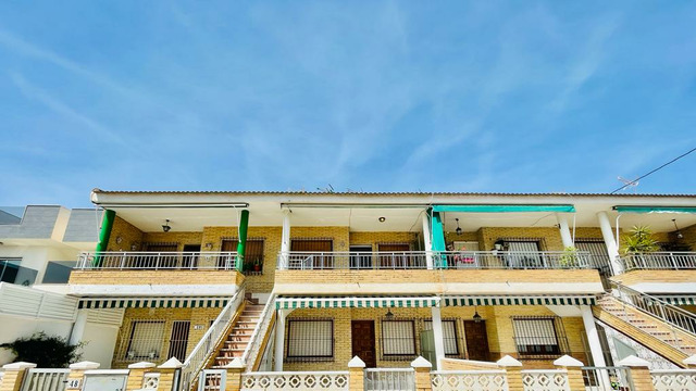 Apartamentos frente al mar en Torrevieja, zona de La Mata - 11