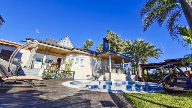 Шикарная вилла в городе San Pedro del Pinatar 