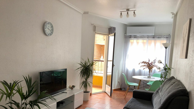 Apartamento de un dormitorio en una zona popular en Torrevieja - 12