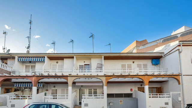 Two bedroom apartment in Torrevieja, La Mata district - 10