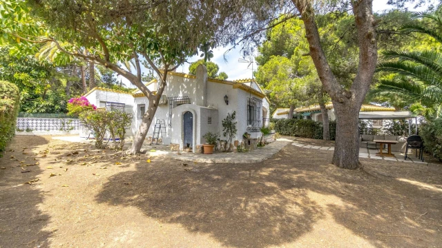 Дом на берегу моря с туристической лицензией, район Пунта Прима