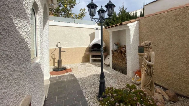 Дом в средиземноморском стиле в городе Торревьеха