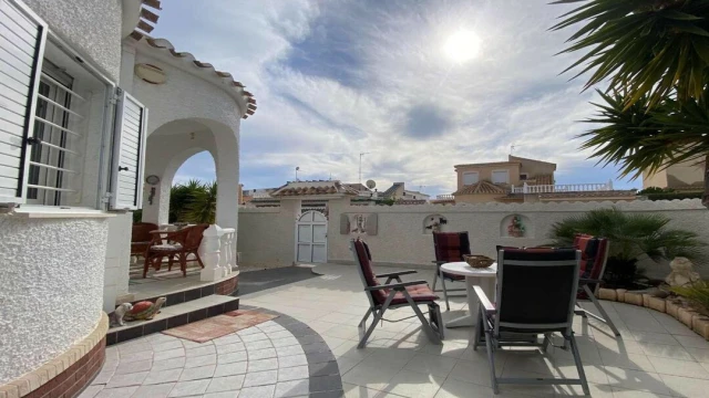 Дом в средиземноморском стиле в городе Торревьеха