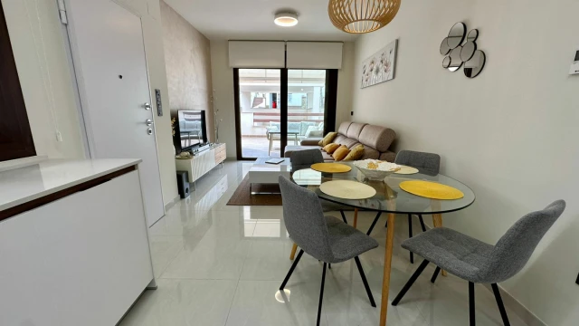 Бунгало в популярном районе Los Balcones в городе Торревьеха