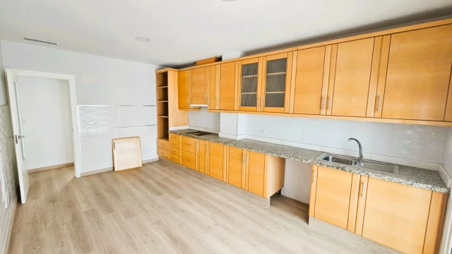 Просторная квартира с тремя спальнями в городе Торревьеха