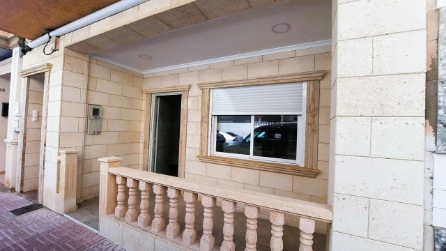 Квартира на нижнем этаже возле моря в городе Торревьеха