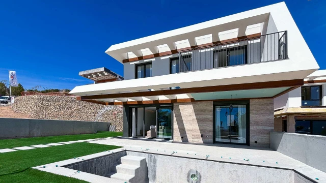 Magnificent three-bedroom villa in the city of Polop