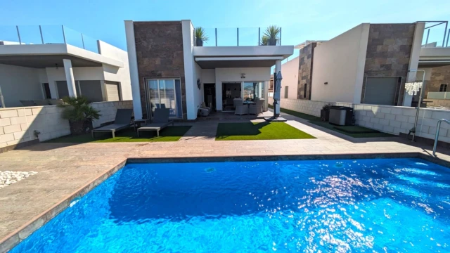 Современная вилла в Ориуэла Коста, район Villamartín