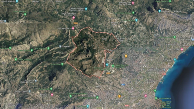 Большой участок под застройку в городе Polop