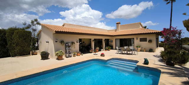 Exclusive spacious villa in modern style with swimming pool in Algorfa - 20