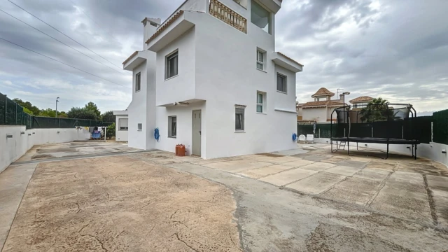 Дом после ремонта в городе  La Nucía