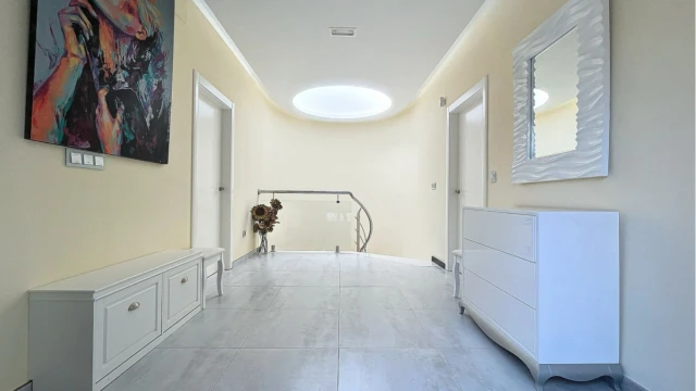 Шикарная вилла в городе Алтея