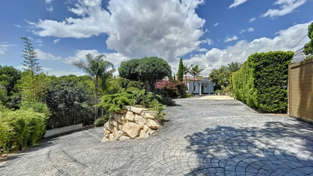 Шикарная вилла в городе Алтея