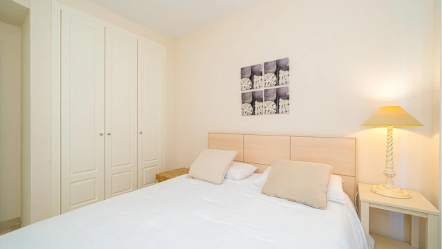 Роскошное угловое бунгало в престижном районе Сьерра-Кортина