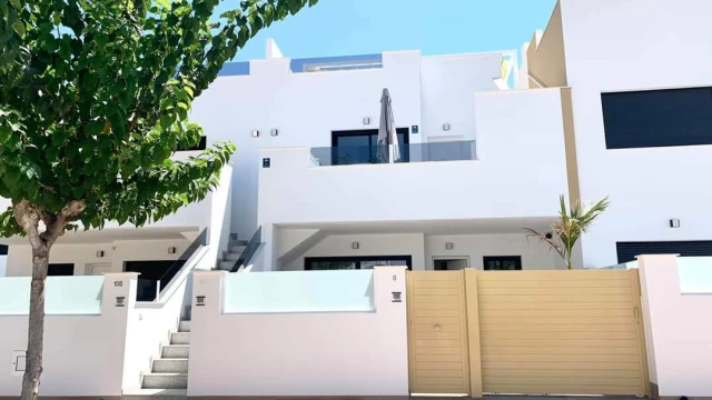 Новые апартаменты на верхнем этаже в жилом комплексе в Pilar de la Horadada