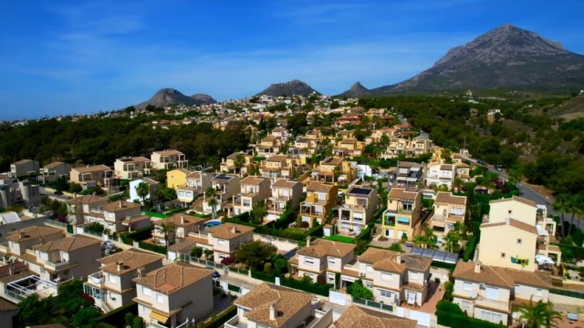 Large house with magnificent views in La Nucia