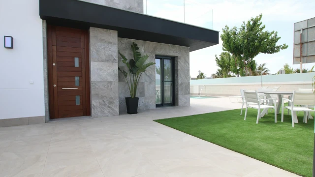 Новая вилла у моря в жилом комплексе в Pilar de la Horadada