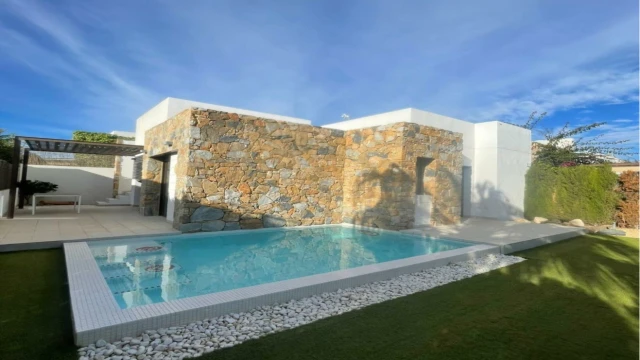 Комфортабельная вилла в городе Cabo Roig