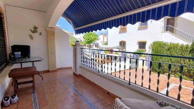 Бунгало на нижнем этаже на большом угловом участке в Ориуэла Коста