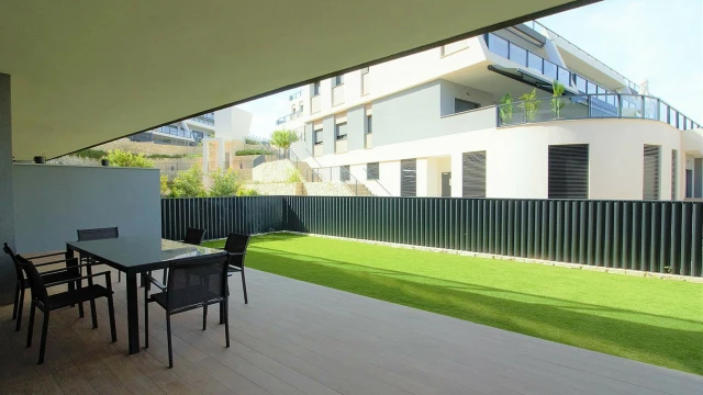 Апартаменты с большой террасой в городе Гран Алакант