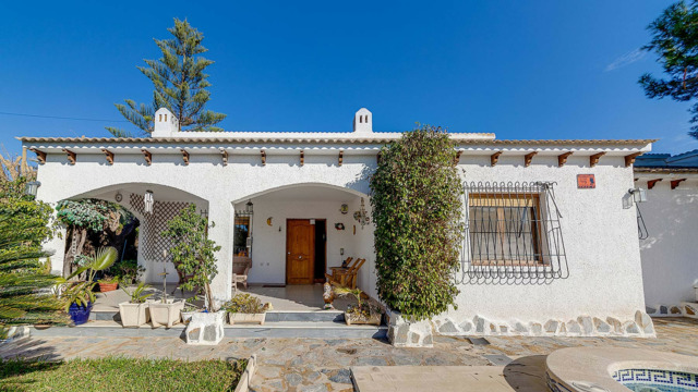 Villa moderna con piscina en primera línea de playa en Calpe - 23