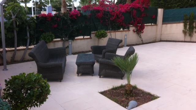 Дом на берегу моря с садом в Агуамарине