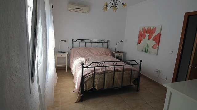 Вилла на берегу Средиземного моря в Кабо Роиг