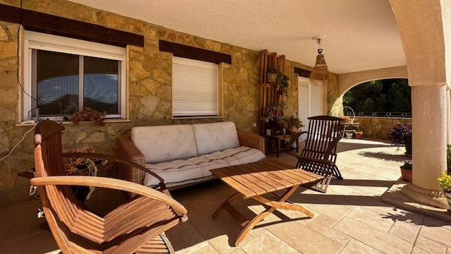 Большой дом с шикарными видами в городе Финестрат