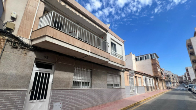 Apartamento con dos dormitorios y licencia turística en la ciudad de Benidorm. - 7